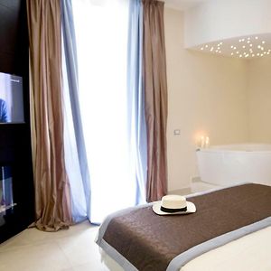 Roman Holidays Boutique Hotel